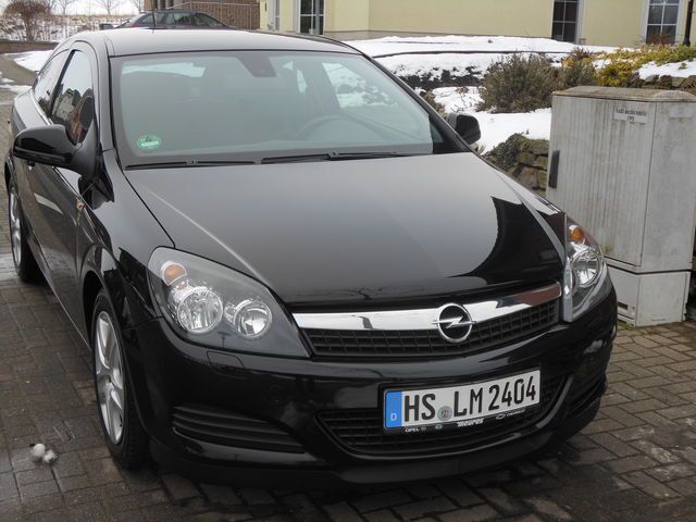 Gebraucht Opel Astra GTC 90 PS (66 kW) 2010 Schwarz metallic Limousine