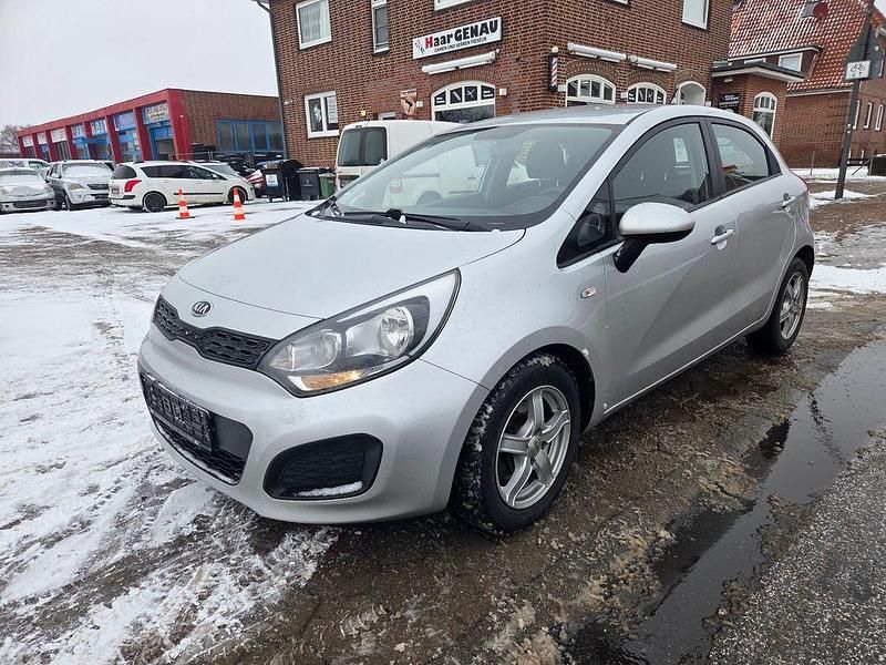 Gebraucht Kia Rio Edition 7 109 PS (80 kW) 2012 Silber Limousine