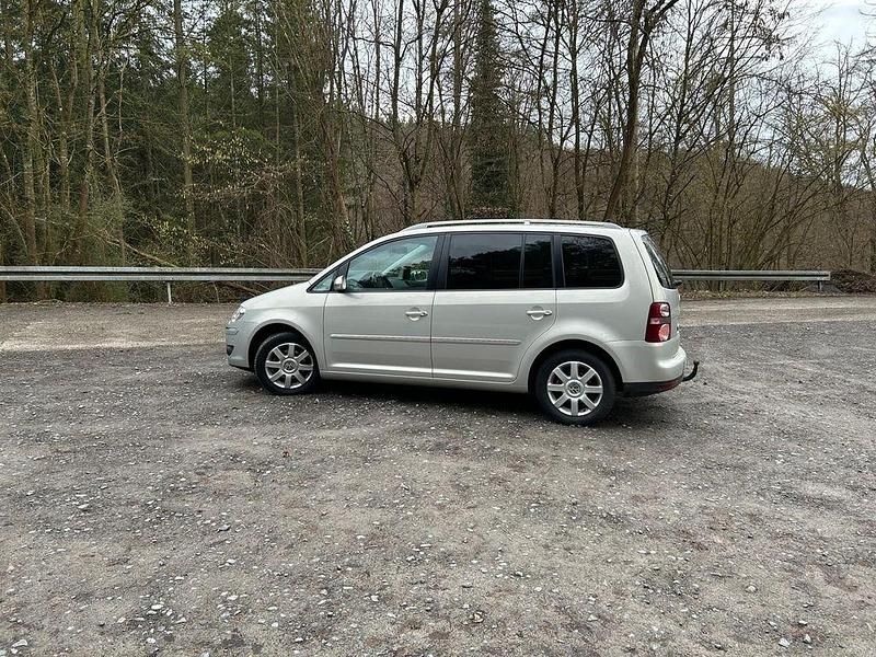 Gebraucht VW Touran Highline 170 PS (125 kW) 2009 Silber Van / Kleinbus