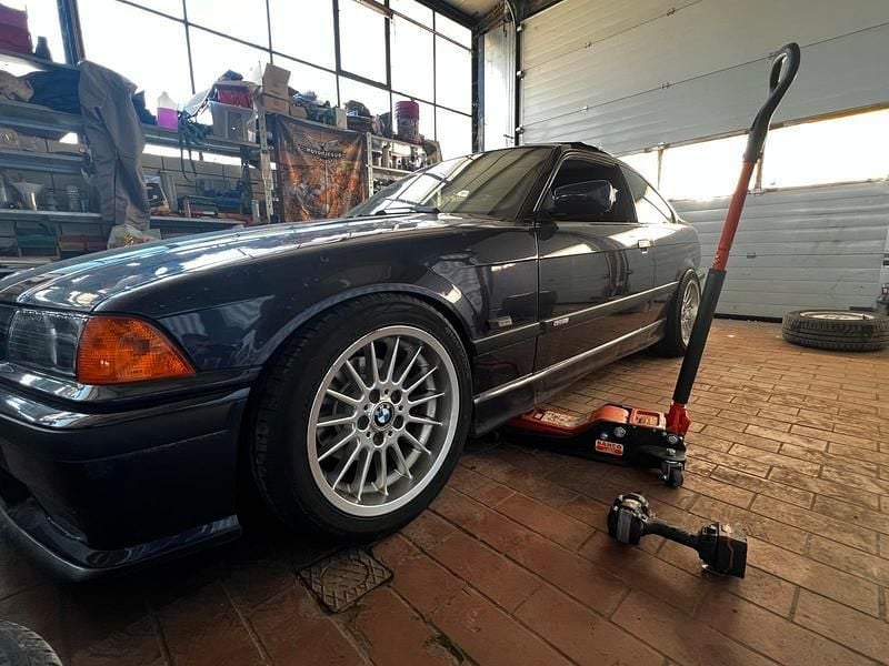 Violet Gebraucht 1994 BMW 316 Coupé | 2.250 € - Bild 1/4
