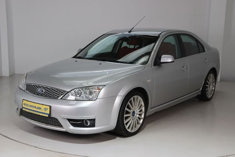Grau Gebraucht 2006 Ford Mondeo ST Limousine | 6.980 € - Bild 1/4