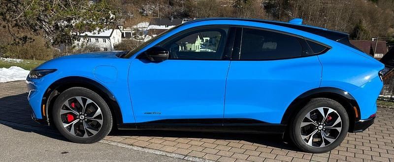 Gebraucht Ford Mustang Mach-E 197 kW (269 PS) 2022 Blau SUV