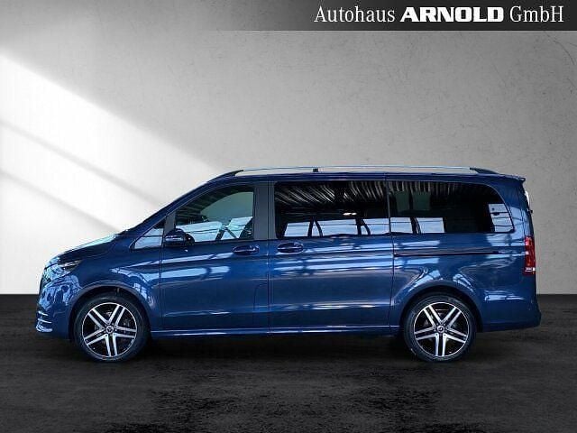 Gebraucht Mercedes V250 AMG line 190 PS (139 kW) 2024 Blau (sodalithblau met.) Van / Kleinbus
