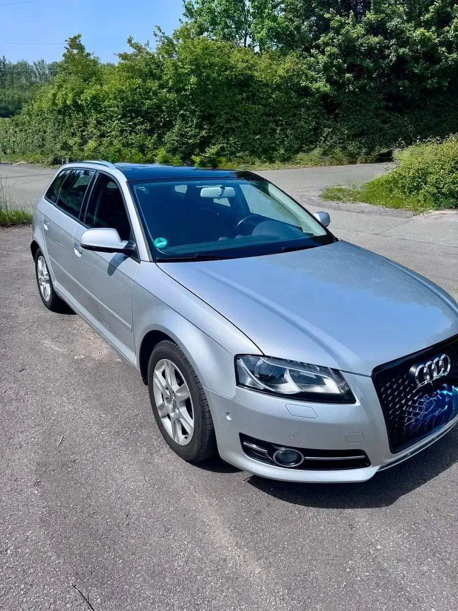 Gebraucht Audi A3 Sportback 140 PS (102 kW) 2012 Silber Kleinwagen