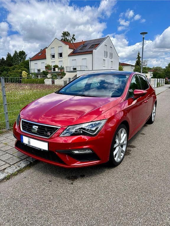 Rot Gebraucht 2017 Seat Leon FR Limousine | 10.900 € (Guter Preis) - Bild 1/4