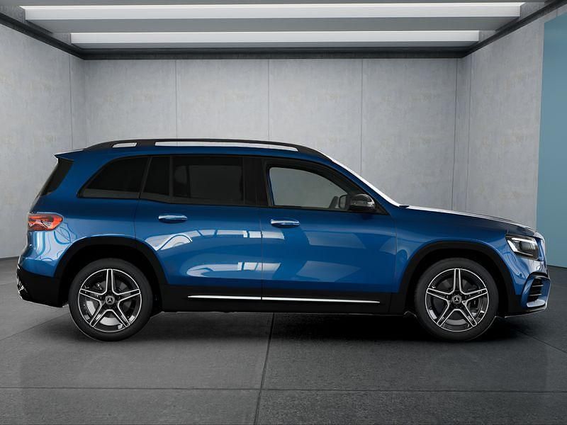 Blau Gebraucht 2024 Mercedes GLB250 SUV | 52.999 € (Teuer) - Bild 1/4