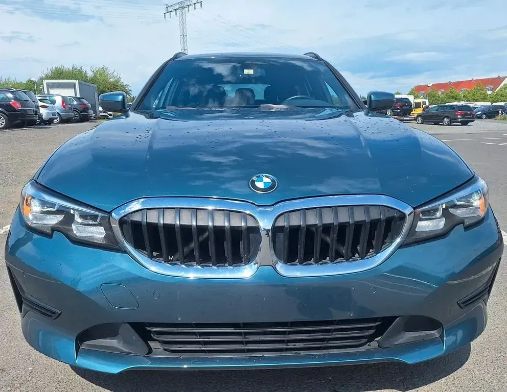 Gebraucht BMW 320e Advantage 204 PS (150 kW) 2021 Grün Limousine