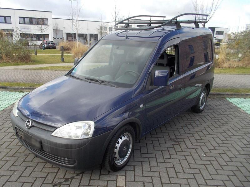 Second-hand Opel Combo 90 CP (66 kW) 2009 Albastru Monovolum