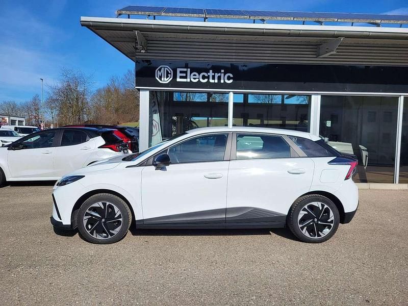 Gebraucht MG MG4 EV 125 kW (170 PS) 2023 Weiß Kleinwagen