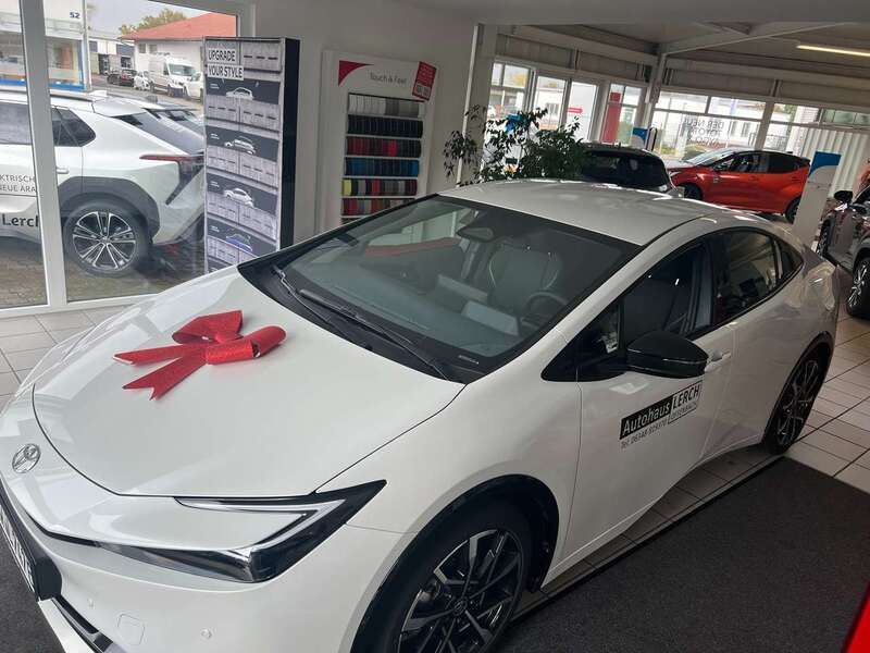 Platinweiss mica Gebraucht 2023 Toyota Prius Executive Kleinwagen | 35.950 € (Guter Preis) - Bild 1/4
