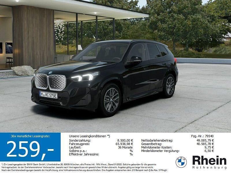 Saphirschwarz metallic Neu 2025 BMW iX1 SUV | 48.799 € (Superpreis) - Bild 1/4