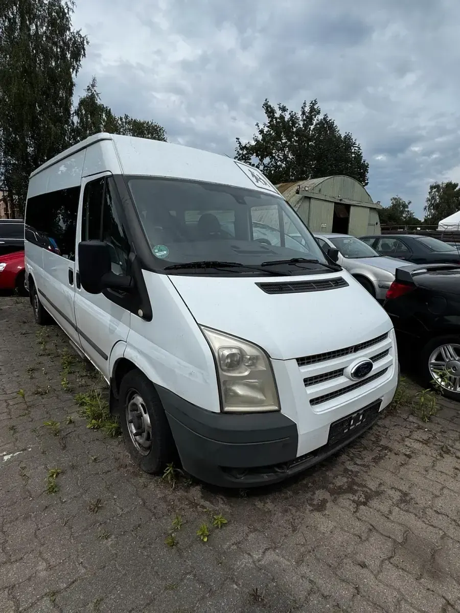 Gebraucht Ford Tourneo 125 PS (91 kW) 2012 Weiß Van / Kleinbus