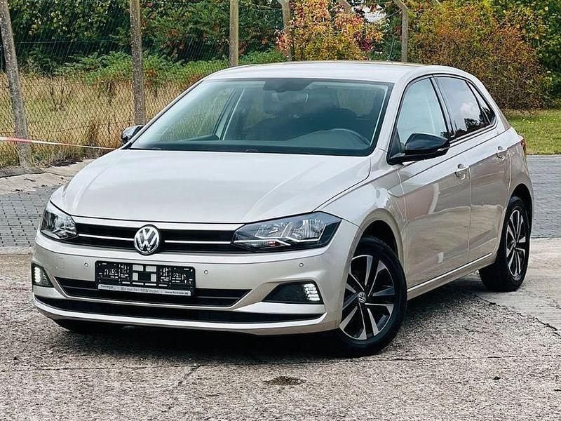 Silber Gebraucht 2019 VW Polo IQ Drive Limousine | 9.999 € (Guter Preis) - Bild 1/4