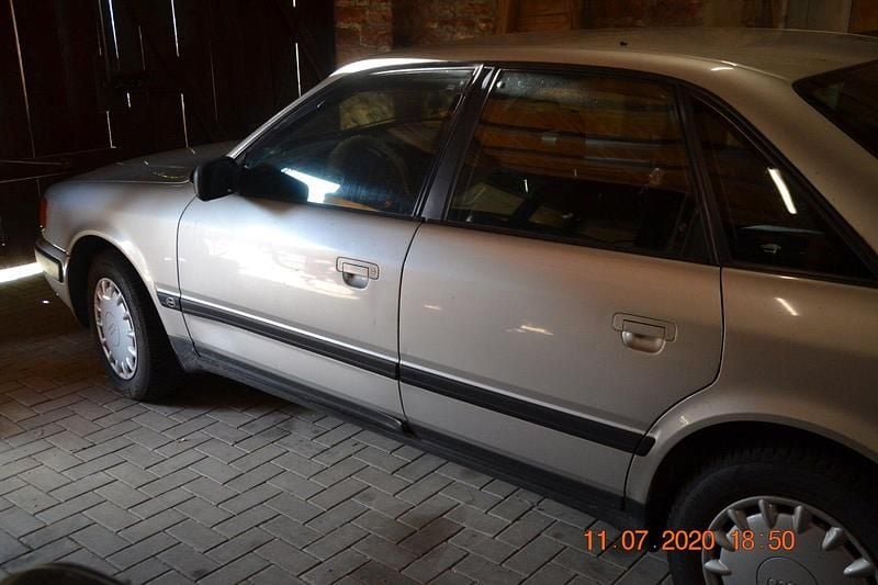 Second-hand Audi 100 100 CP (73 kW) 1993 Argintiu Berlinǎ