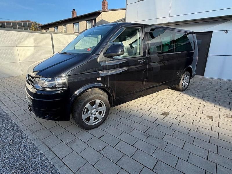 Gebraucht VW Caravelle 102 PS (75 kW) 2010 Schwarz Van / Kleinbus
