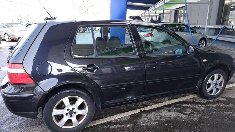 Gebraucht VW Golf IV 75 PS (55 kW) 2002 Schwarz Kleinwagen