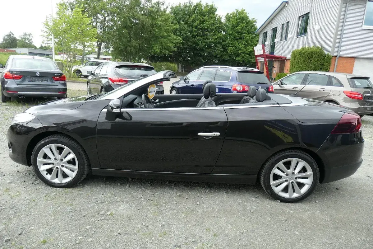 Gebraucht Renault Mégane Cabriolet Luxe 131 PS (96 kW) 2011 Schwarz Cabrio
