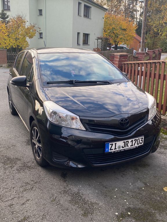 Schwarz Gebraucht 2012 Toyota Yaris Cool Kleinwagen | 7.000 € (Fairer Preis) - Bild 1/4