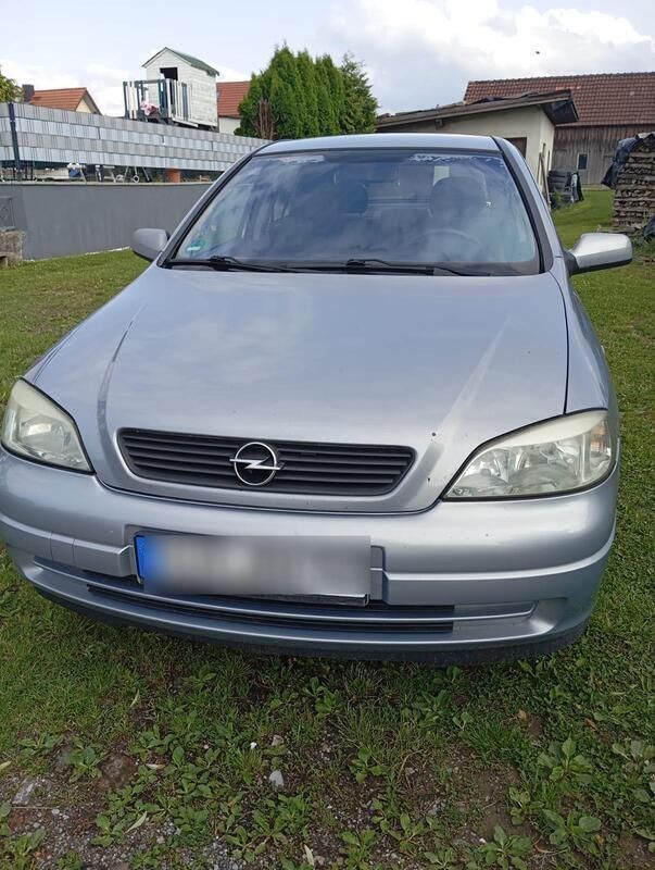 Silber Gebraucht 2001 Opel Astra Limousine | 500 € - Bild 1/4