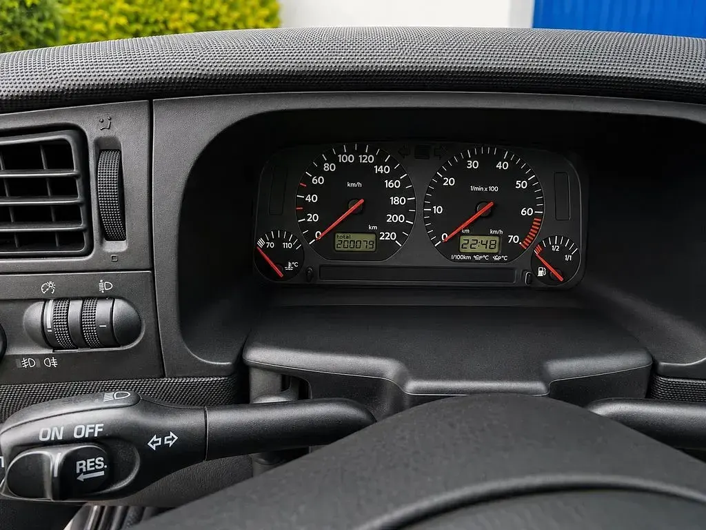 Gebraucht VW Golf 116 PS (85 kW) 2002 Schwarz Cabrio