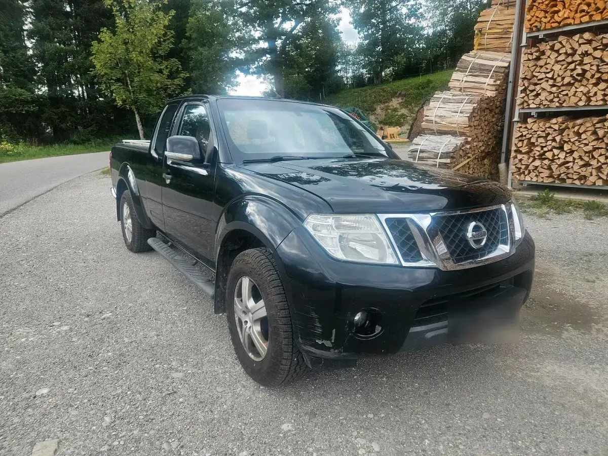 Gebraucht Nissan Navara 190 PS (139 kW) 2012 Schwarz Pickup