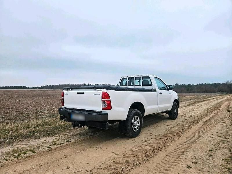 Gebraucht Toyota HiLux 144 PS (105 kW) 2014 Weiß Pickup