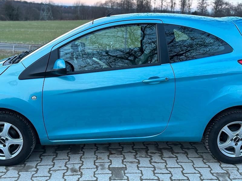 Gebraucht Ford Ka 70 PS (51 kW) 2014 Blau Kleinwagen