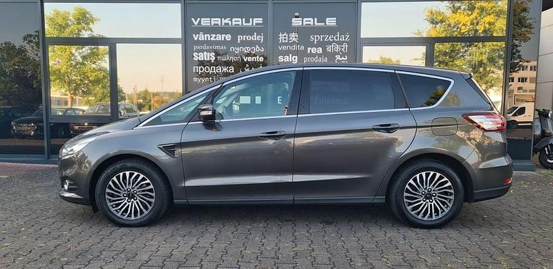 Gebraucht Ford S-MAX Titanium 241 PS (177 kW) 2019 Magneticgrau Van / Kleinbus