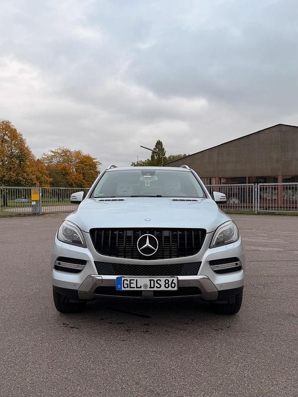 Gebraucht Mercedes ML350 258 PS (189 kW) 2012 Silber SUV