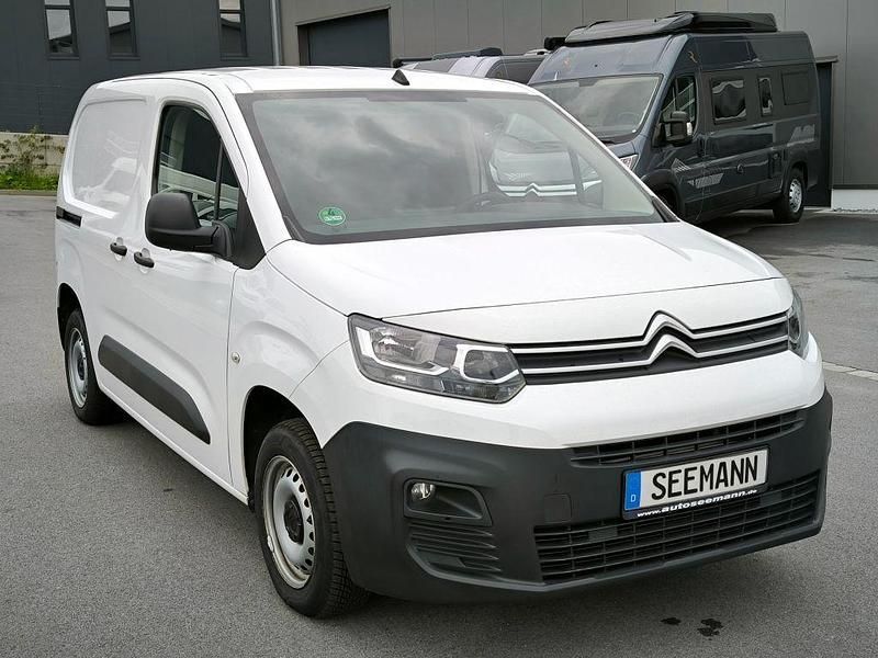 Weiß Gebraucht 2021 Citroën Berlingo Van / Kleinbus | 10.500 € (Guter Preis) - Bild 1/4
