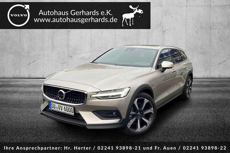 Gebraucht Volvo V60 CC Ultimate 197 PS (144 kW) 2023 Bright dusk metallic Kombi