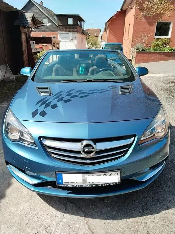 Second-hand Opel Cascada Edition 140 CP (102 kW) 2016 Albastru Cabrio