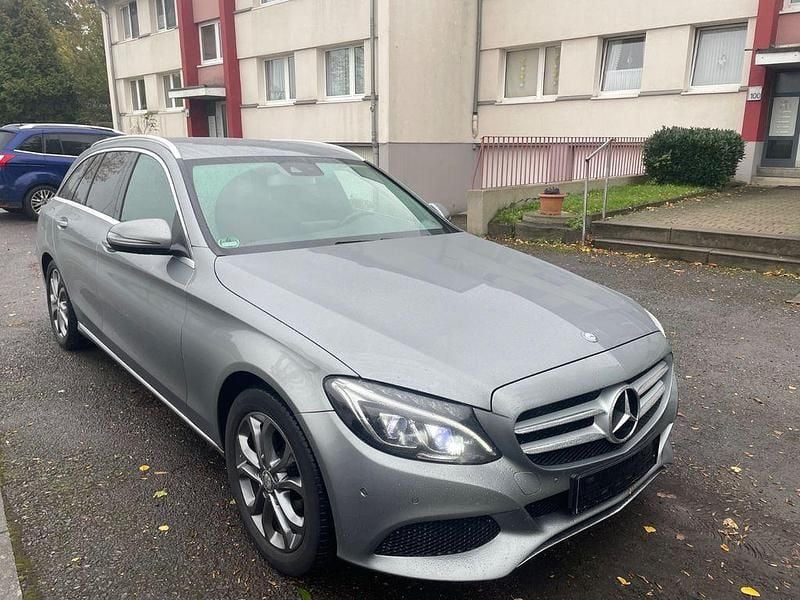 Grau Gebraucht 2015 Mercedes C220 Avantgarde Limousine | 13.900 € (Superpreis) - Bild 1/4