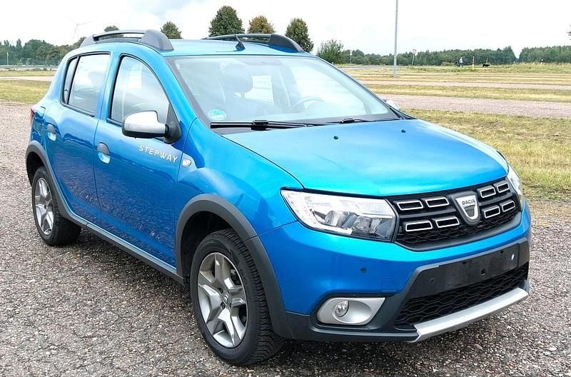 Blau Gebraucht 2019 Dacia Sandero Kleinwagen | 7.300 € (Guter Preis) - Bild 1/4