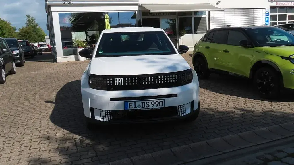 Neu Fiat Grande Panda 101 PS (74 kW) 2026 Weiß Kleinwagen