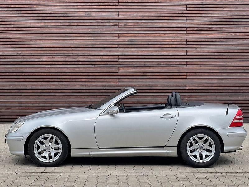 Silber Gebraucht 2004 Mercedes SLK230 Edition Cabrio | 13.900 € - Bild 1/4