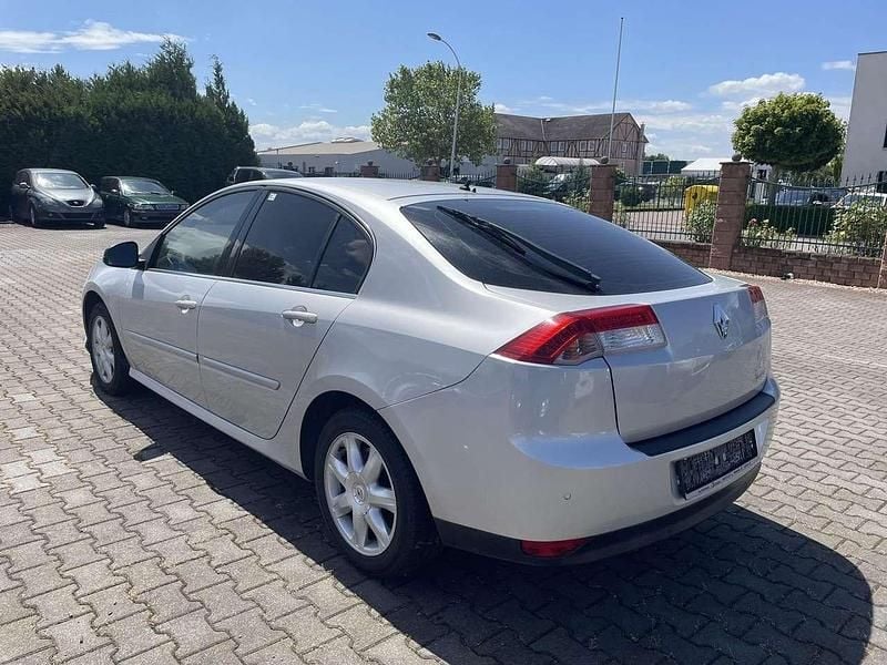 Gebraucht Renault Laguna III Dynamique 140 PS (102 kW) 2008 Stratus silber metallic Limousine