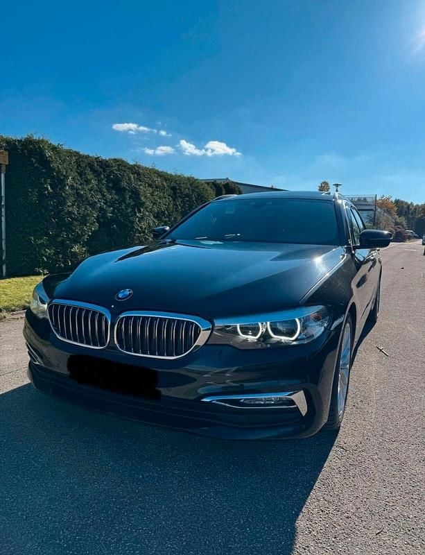 Schwarz Gebraucht 2017 BMW 520 Luxury Line Kombi | 17.500 € (Superpreis) - Bild 1/4