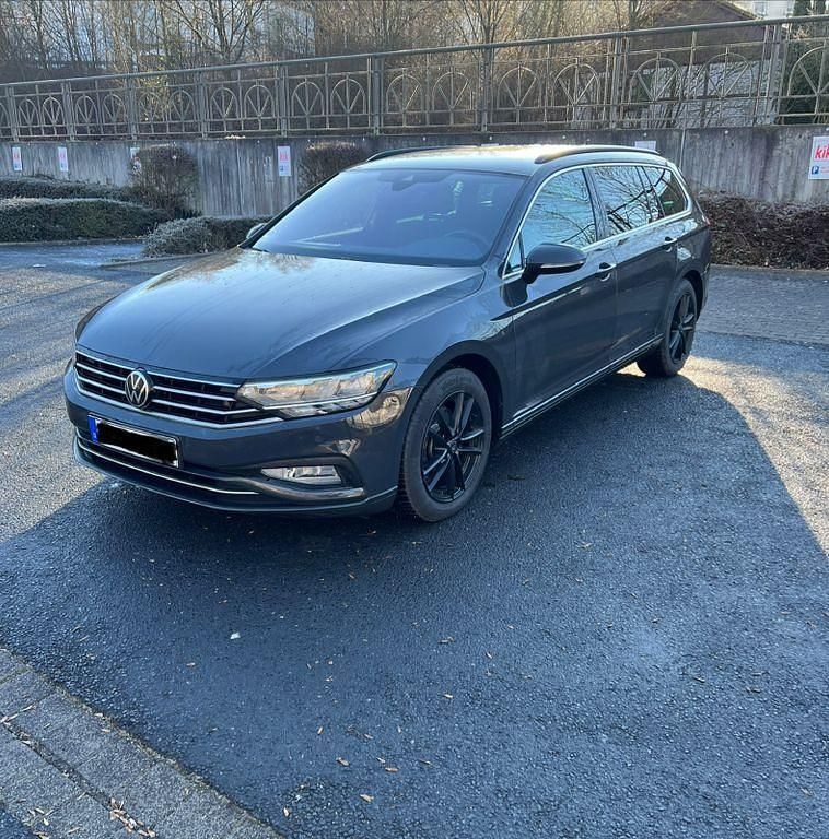 Grau Gebraucht 2020 VW Passat Business Kombi | 16.600 € (Fairer Preis) - Bild 1/4