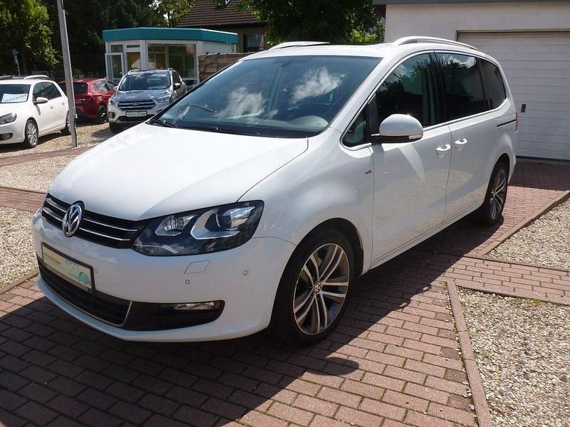 Weiß Gebraucht 2015 VW Sharan Cup Van / Kleinbus | 10.900 € (Superpreis) - Bild 1/4