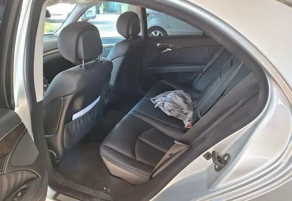 Second-hand Mercedes E300 Avantgarde 211 CP (155 kW) 2008 Argintiu Berlinǎ