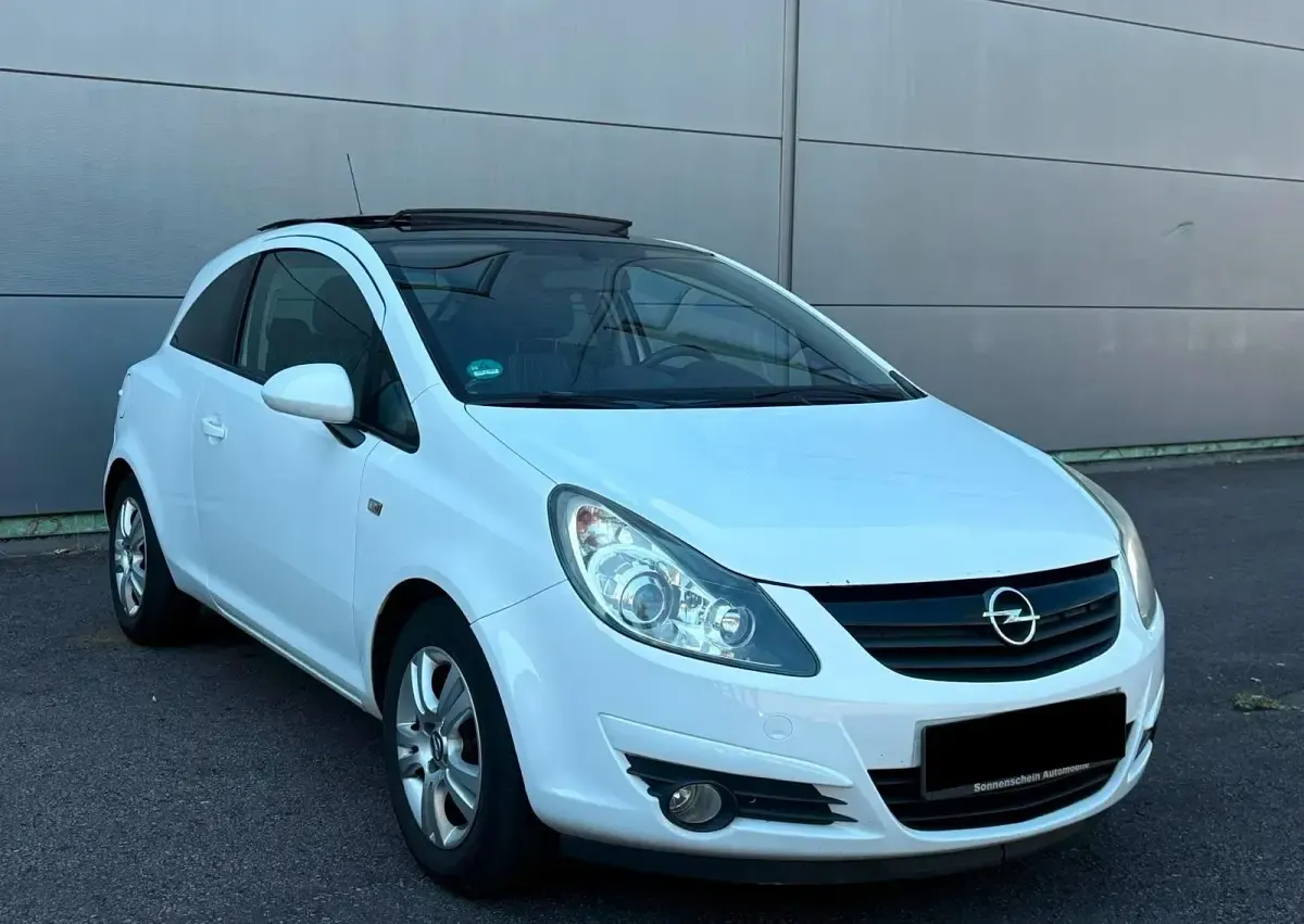 Gebraucht Opel Corsa 90 PS (66 kW) 2010 Weiß Kleinwagen