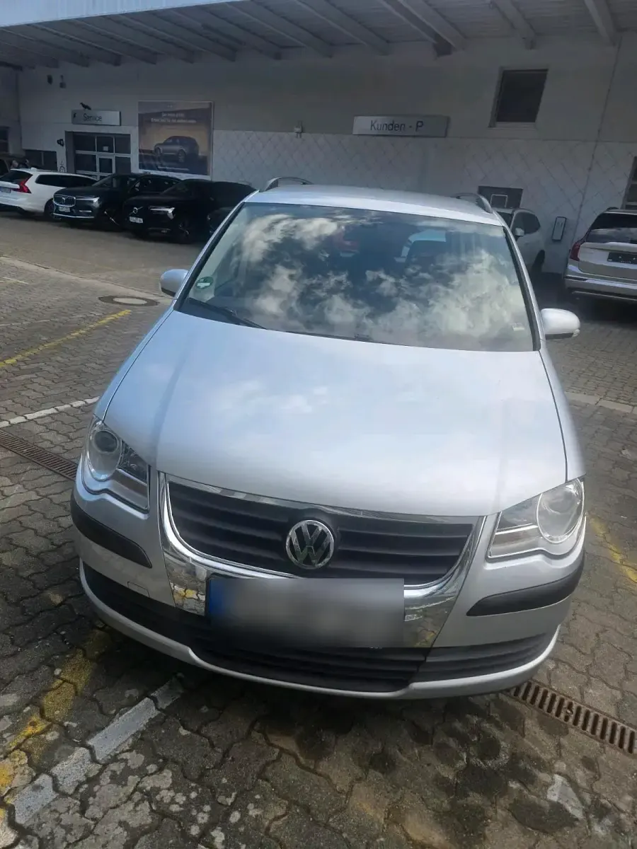 Gebraucht VW Touran 116 PS (85 kW) 2009 Braun Van / Kleinbus