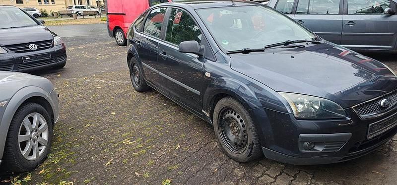 Gebraucht Ford Focus Sport 116 PS (85 kW) 2006 Grau Limousine