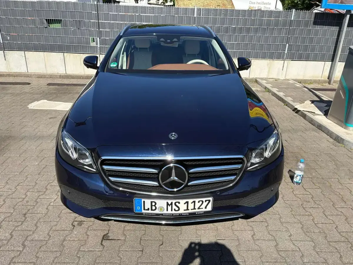 Gebraucht Mercedes E220 Avantgarde 194 PS (142 kW) 2017 Blau Kombi