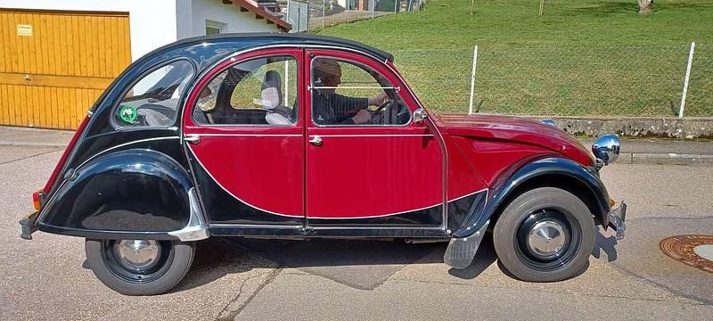 Rot Gebraucht 1988 Citroën 2CV Limousine | 15.500 € - Bild 1/2
