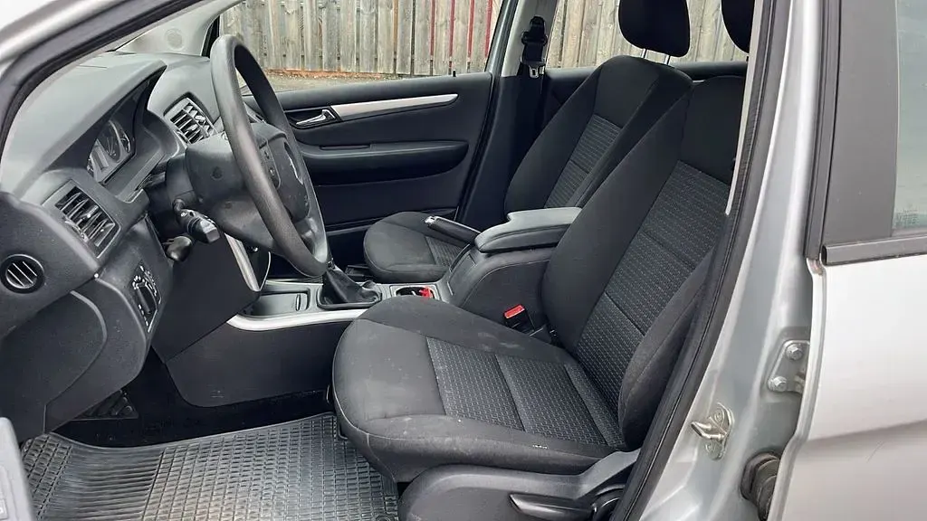 Gebraucht Mercedes B170 116 PS (85 kW) 2009 Silber Van / Kleinbus
