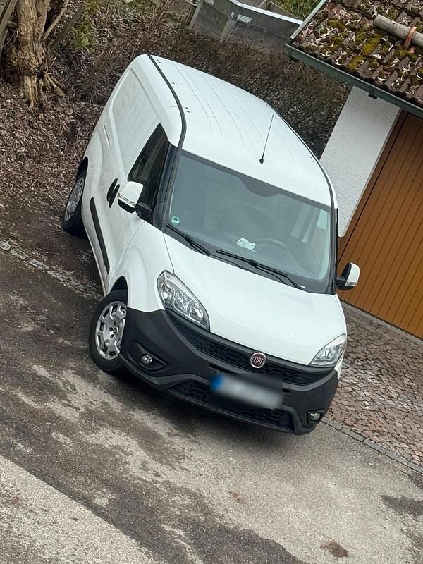 Gebraucht Fiat Doblò 95 PS (69 kW) 2017 Weiß Van / Kleinbus