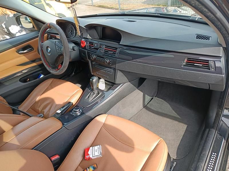 Brugt BMW 320 177 HK (130 kW) 2009 Sort Sedan
