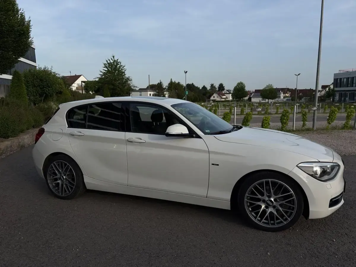 Gebraucht BMW 116 Sport Line 116 PS (85 kW) 2013 Weiß Kleinwagen
